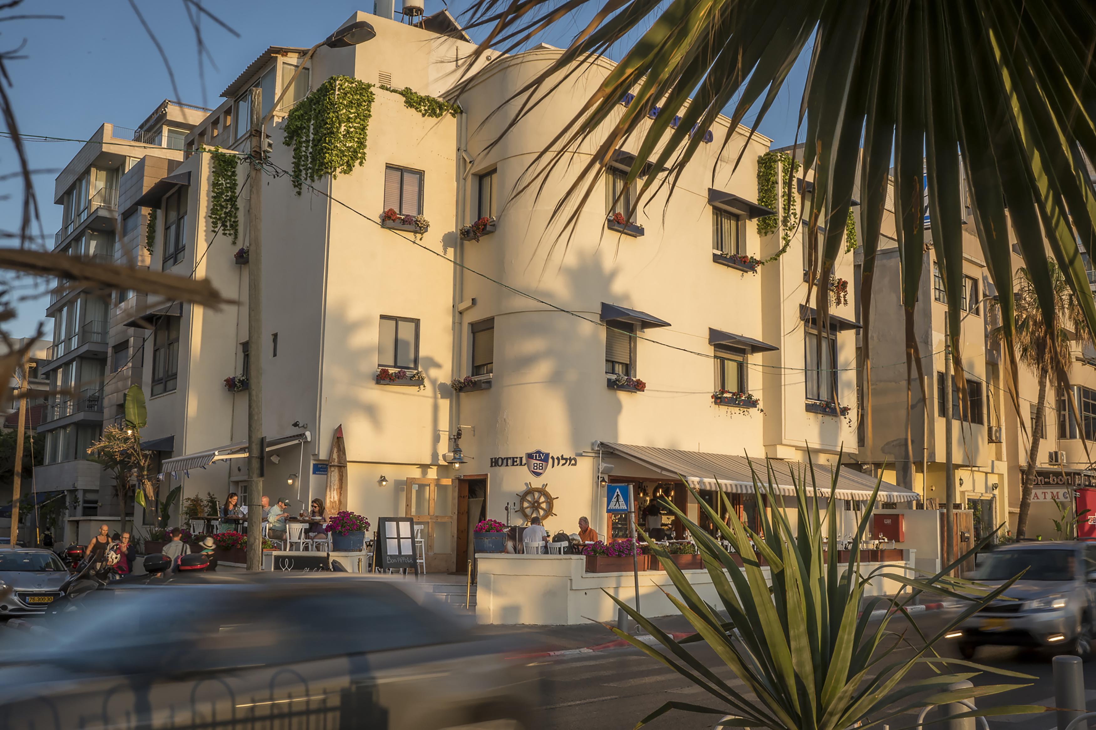 Dream Beach 98 Hotel And Spa Tel Aviv Exteriör bild