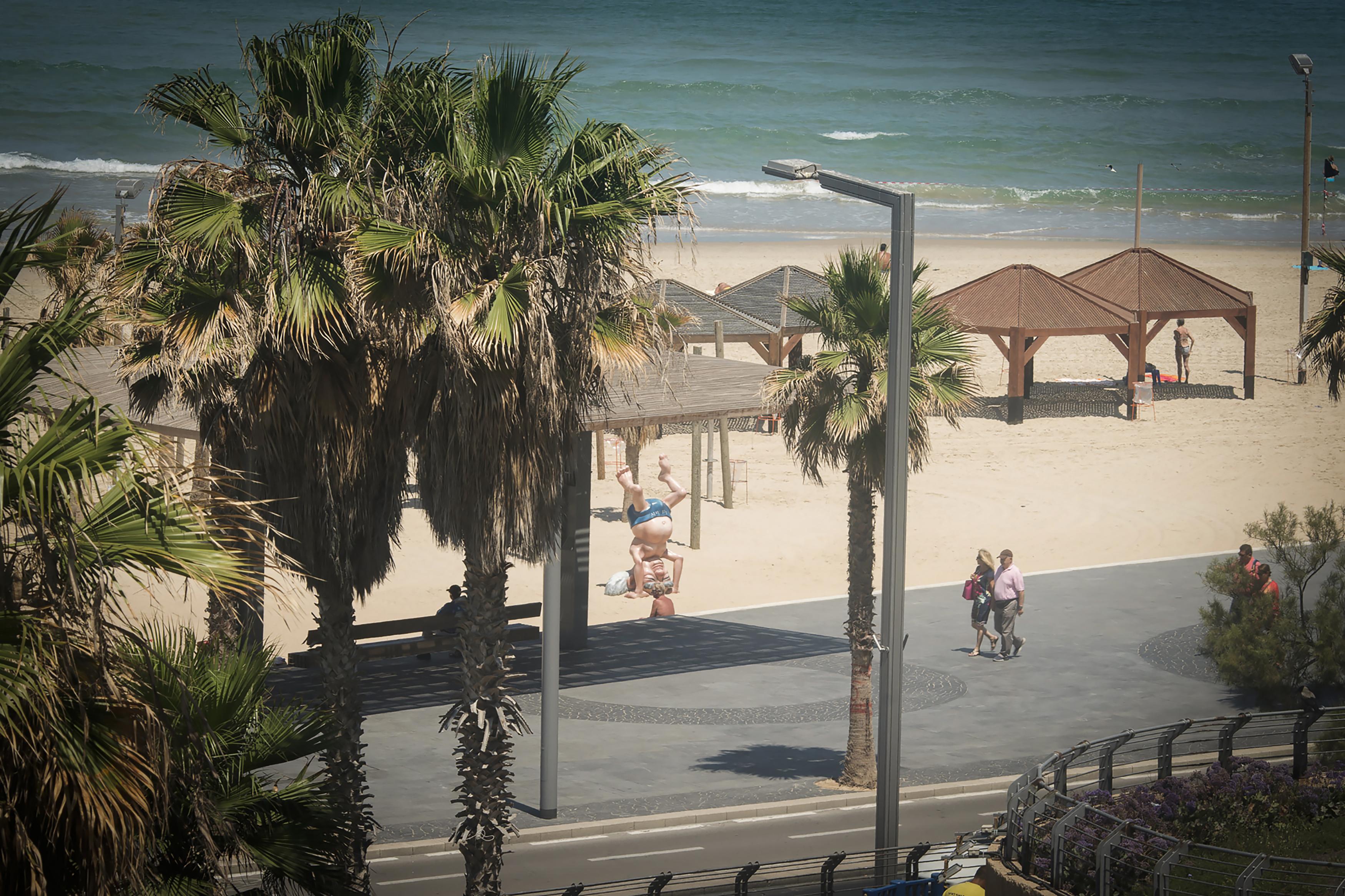 Dream Beach 98 Hotel And Spa Tel Aviv Exteriör bild