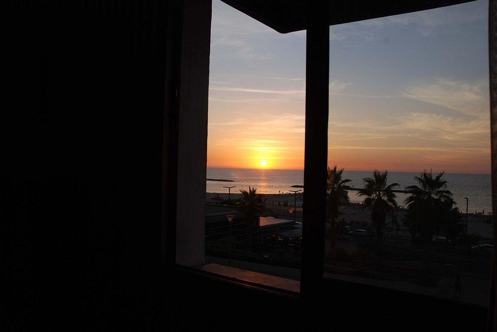 Dream Beach 98 Hotel And Spa Tel Aviv Exteriör bild
