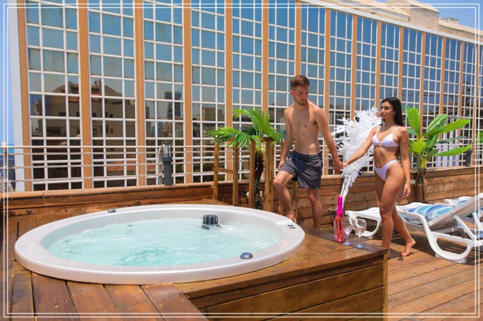 Dream Beach 98 Hotel And Spa Tel Aviv Exteriör bild