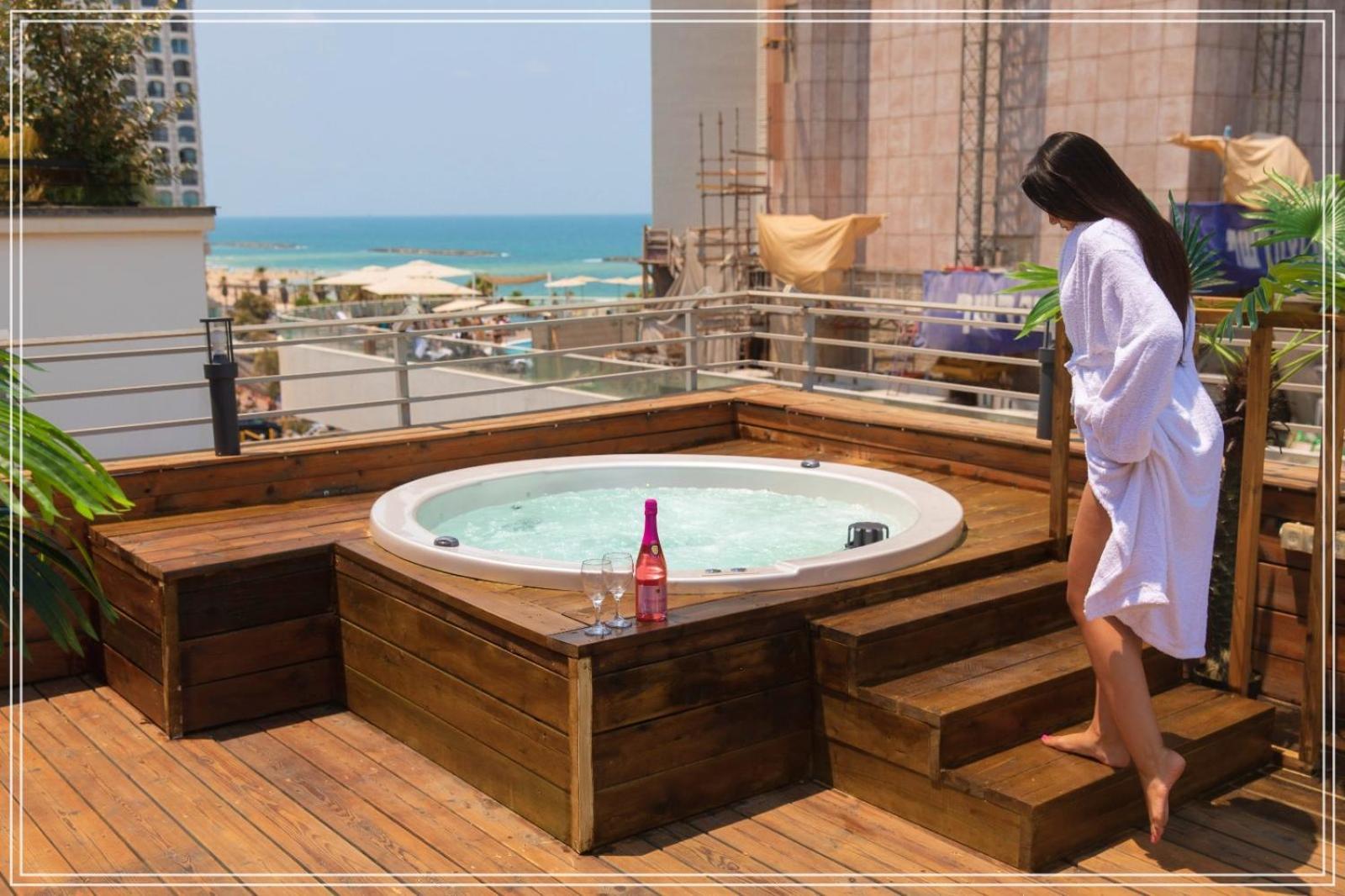 Dream Beach 98 Hotel And Spa Tel Aviv Exteriör bild