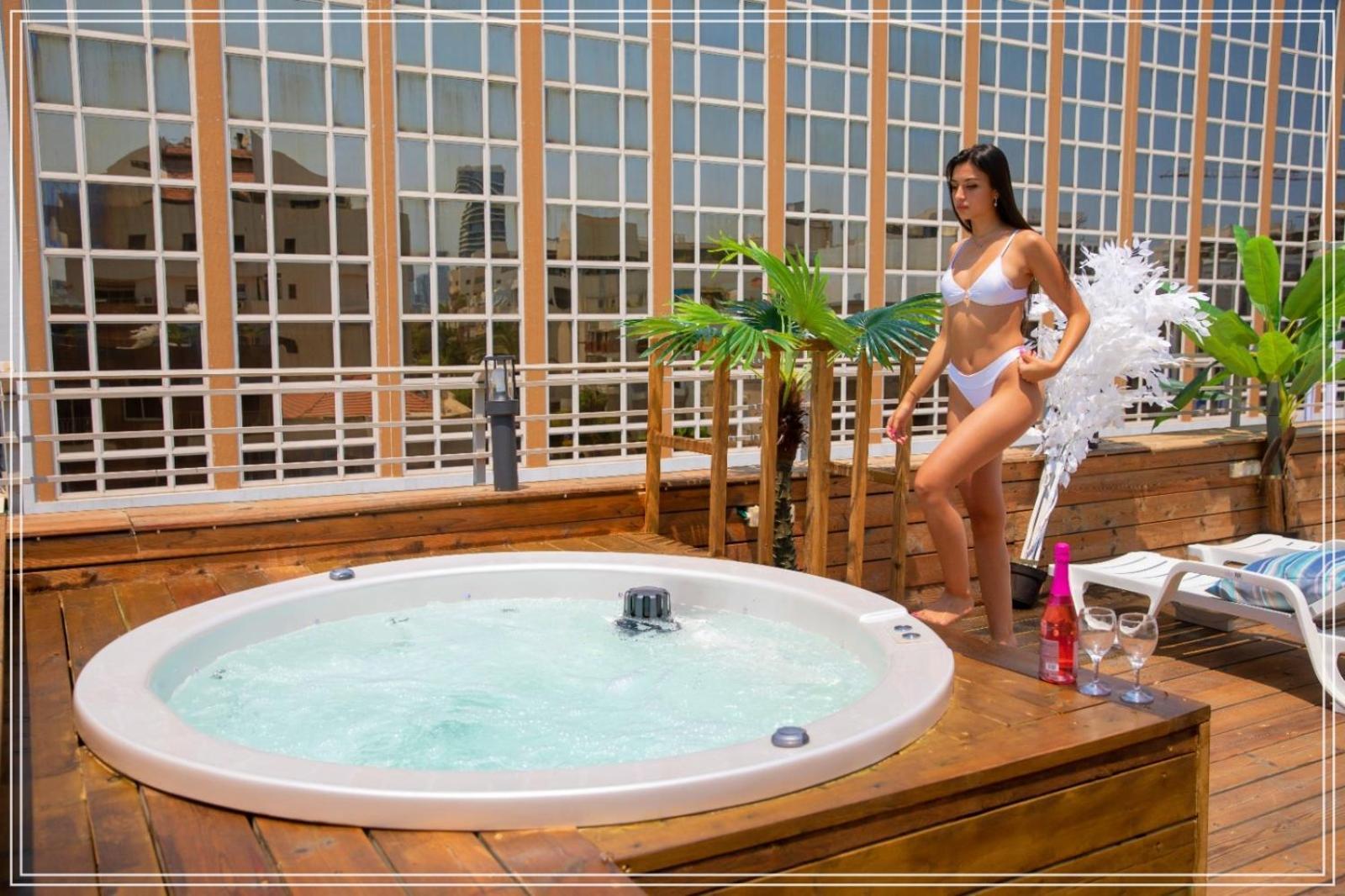 Dream Beach 98 Hotel And Spa Tel Aviv Exteriör bild