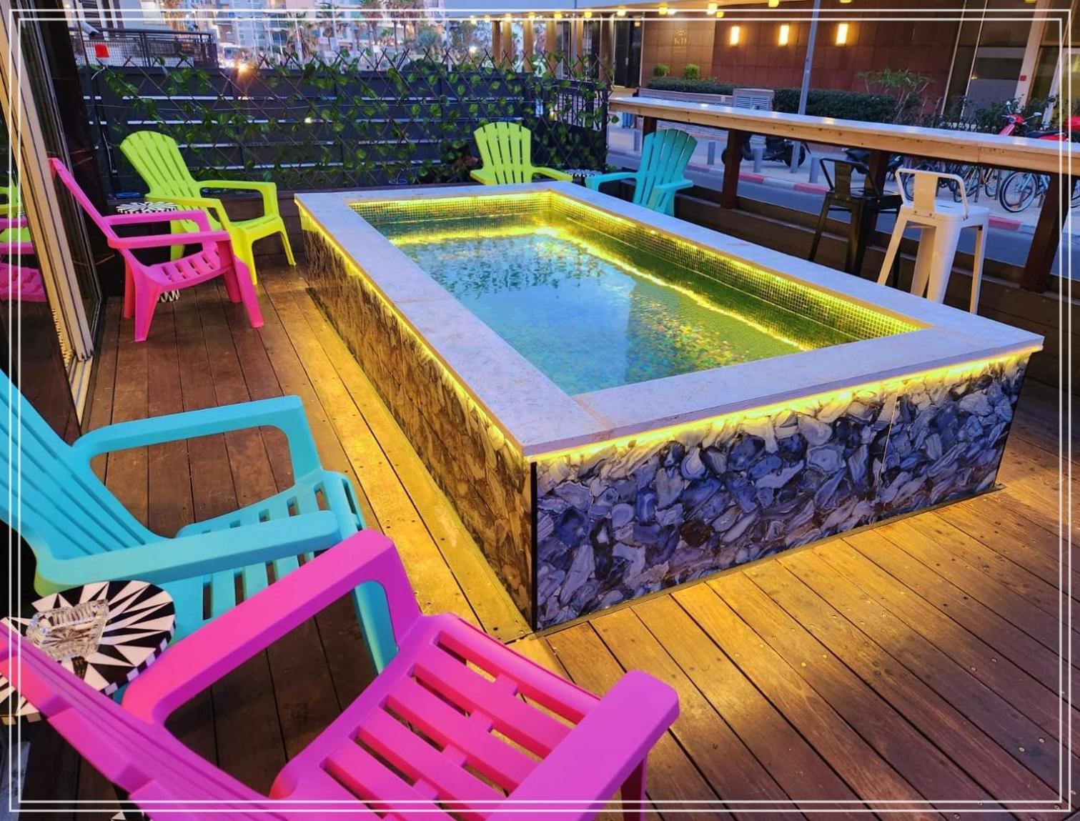 Dream Beach 98 Hotel And Spa Tel Aviv Exteriör bild