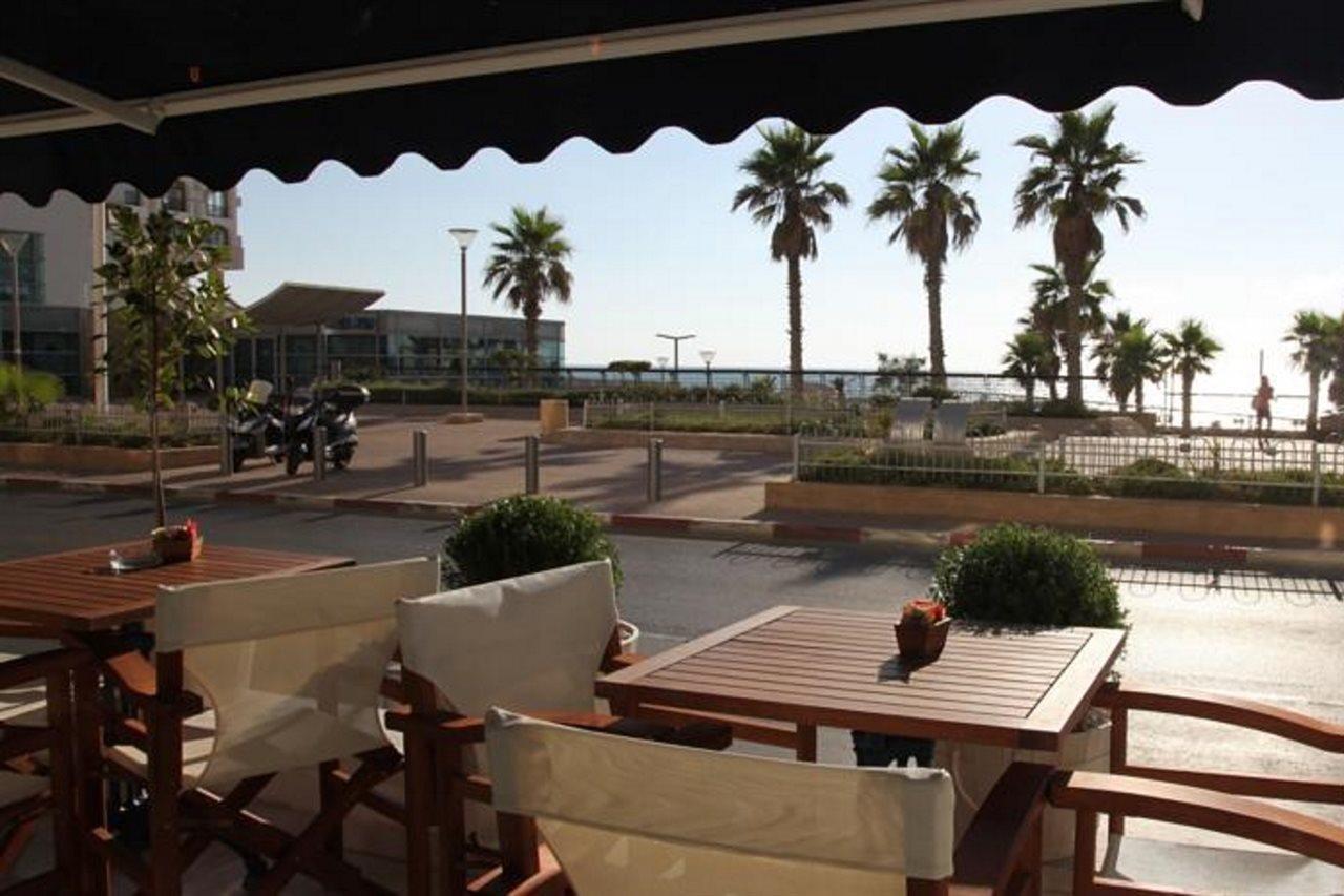 Dream Beach 98 Hotel And Spa Tel Aviv Exteriör bild